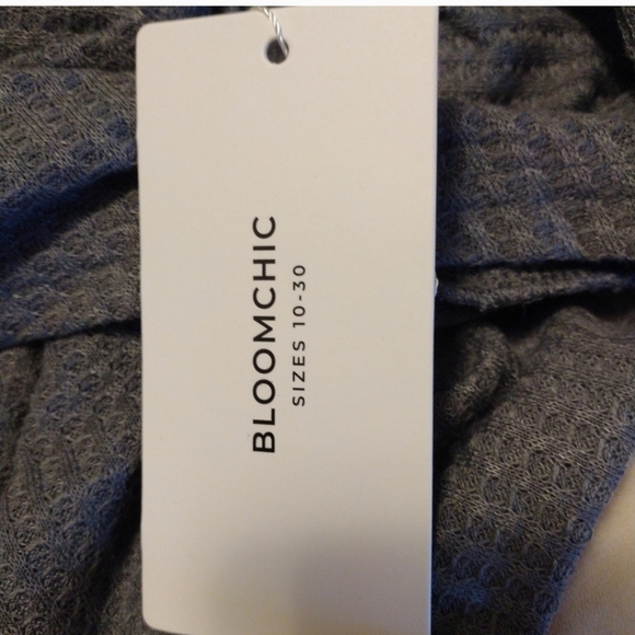 BLOOMCHIC SOLID WAFFLE KNIT WRAP LONG SLEEVE TOP WOMEN'S SIZE 4X - Picture 6 of 11